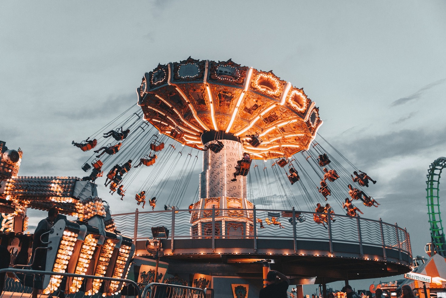Die Top 5 Freizeitparks für Adrenalinjunkies